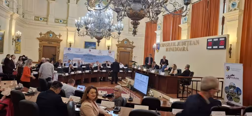 Conferinta internationala institutiile in serviciu natiunii (1)